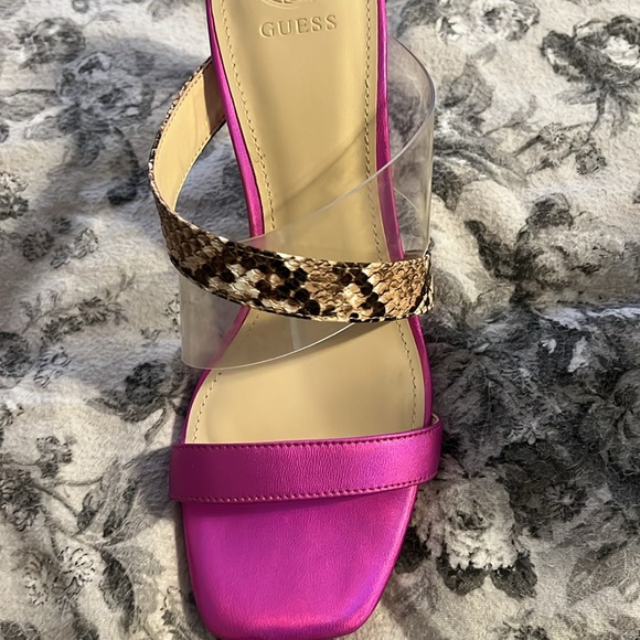 Ladies size 7.5 heel sandals, never worn - Picture 3 of 4